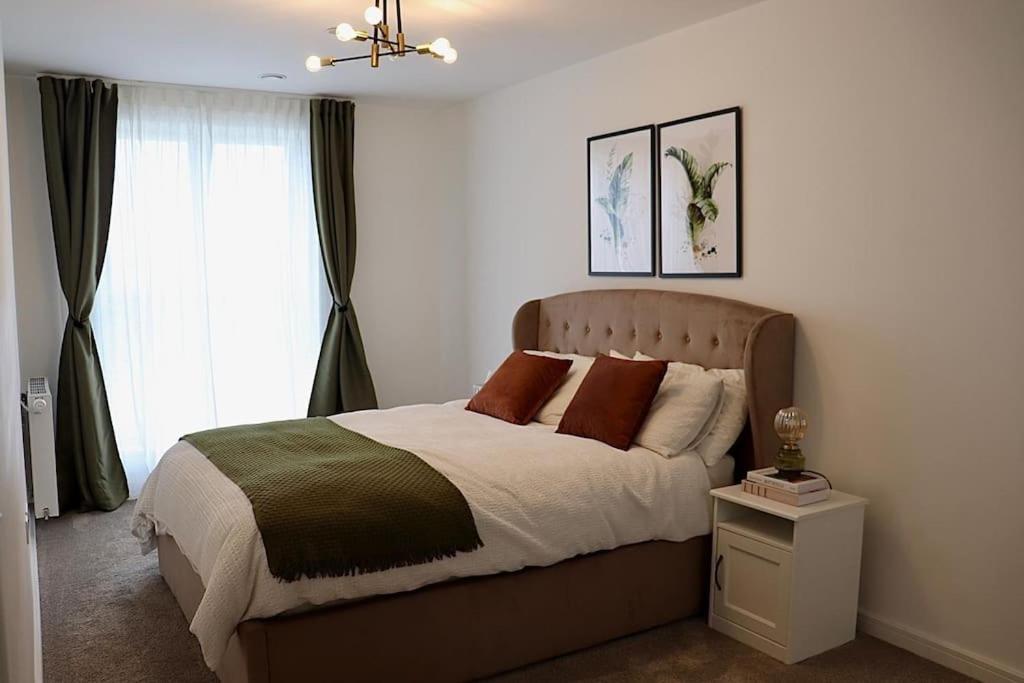 A Stylish Two Bedroom Modern Apartment With Parking Barking  Exterior foto